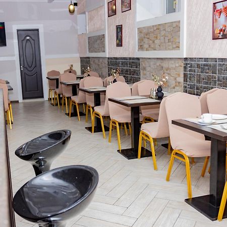 Lolo Hotel Kišiněv Exteriér fotografie